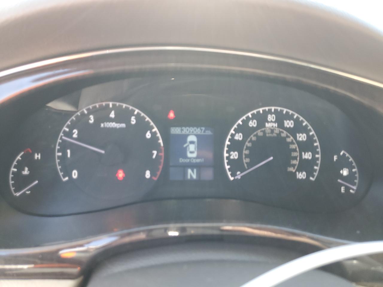 2011 Hyundai Genesis 3.8L VIN: KMHGC4DE4BU132785 Lot: 65074565