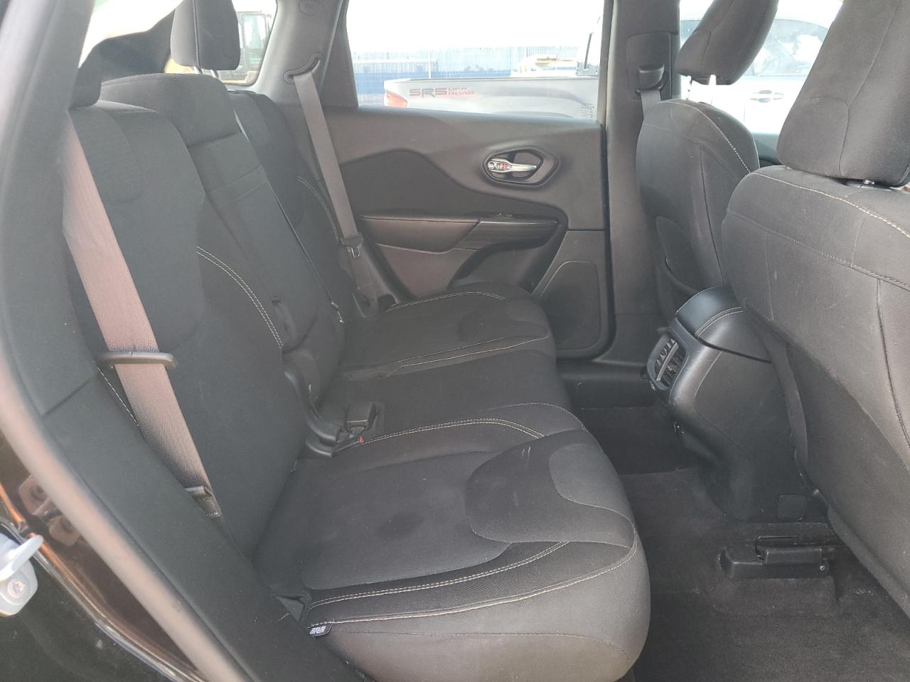 2016 Jeep Cherokee Latitude VIN: 1C4PJMCB1GW187708 Lot: 62515865