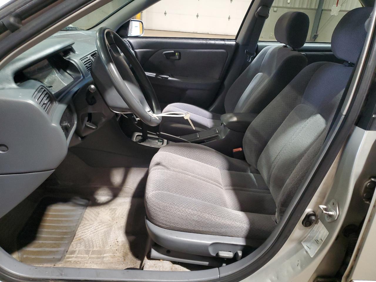 2000 Toyota Camry Ce VIN: 4T1BG22K0YU696924 Lot: 64359035
