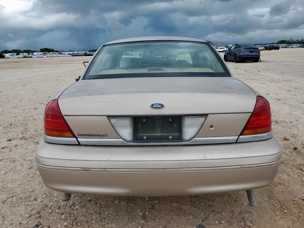 1998 Ford Crown Victoria Lx VIN: 2FAFP74W1WX119043 Lot: 63398405