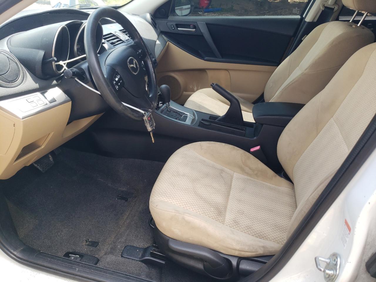 2011 Mazda 3 I VIN: JM1BL1VF1B1900132 Lot: 63756975
