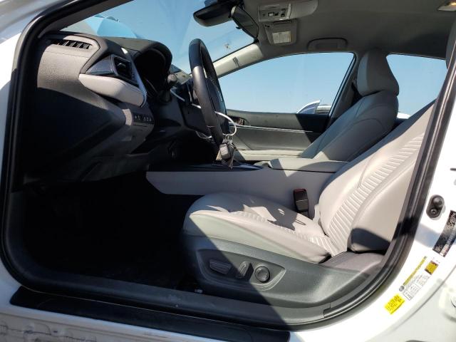  TOYOTA CAMRY 2021 Biały
