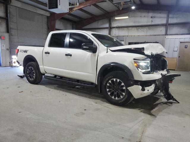  NISSAN TITAN 2021 Белы