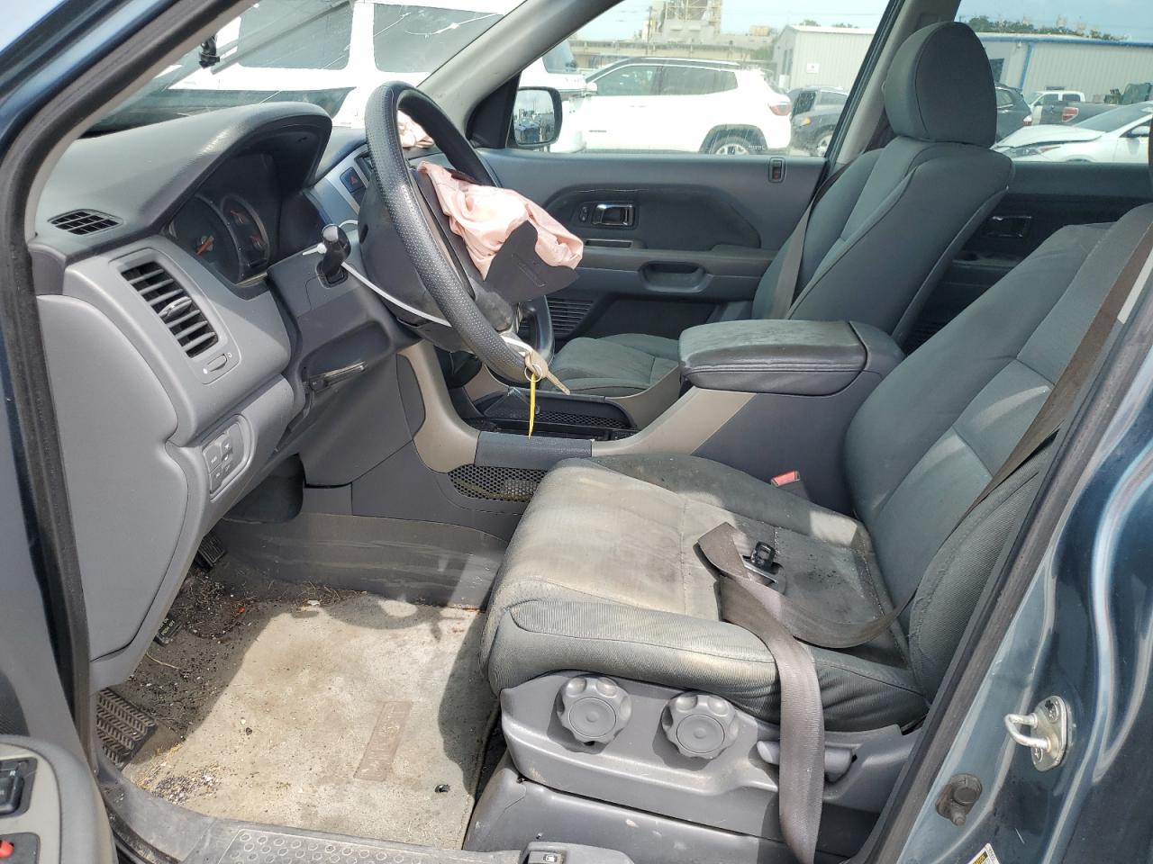 2007 Honda Pilot Lx VIN: 5FNYF28197B006630 Lot: 64804395