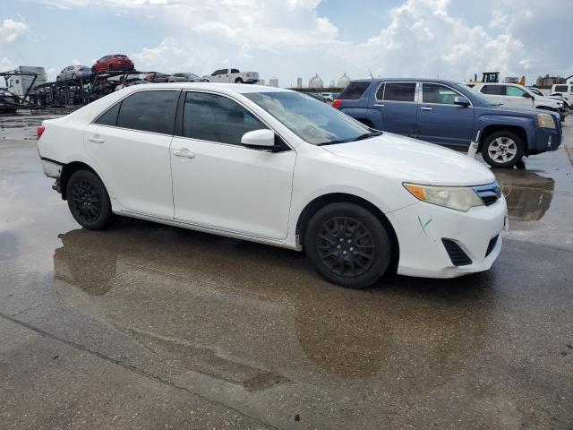  TOYOTA CAMRY 2014 Biały