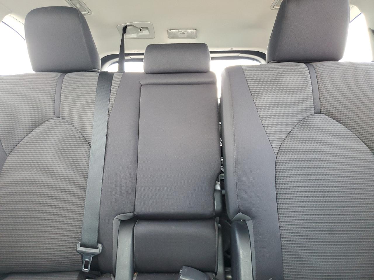 2021 Toyota Highlander L VIN: 5TDBZRBH5MS118943 Lot: 67005155