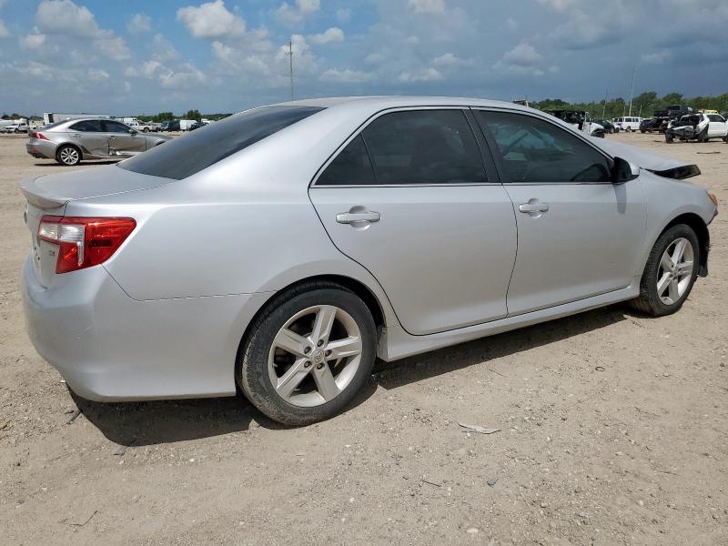  TOYOTA CAMRY 2014 Srebrny