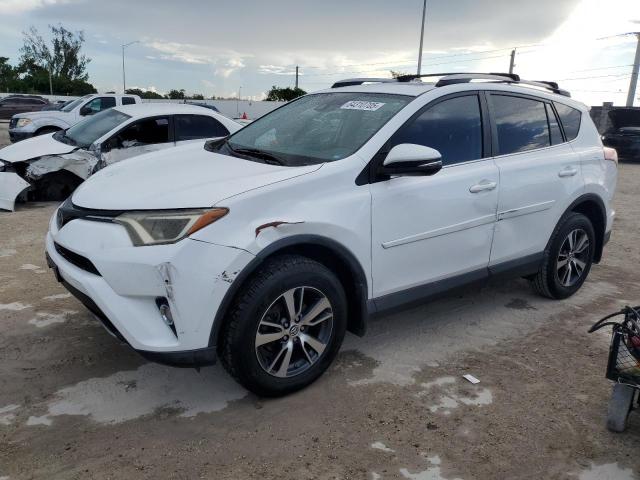Parquets TOYOTA RAV4 2017 White