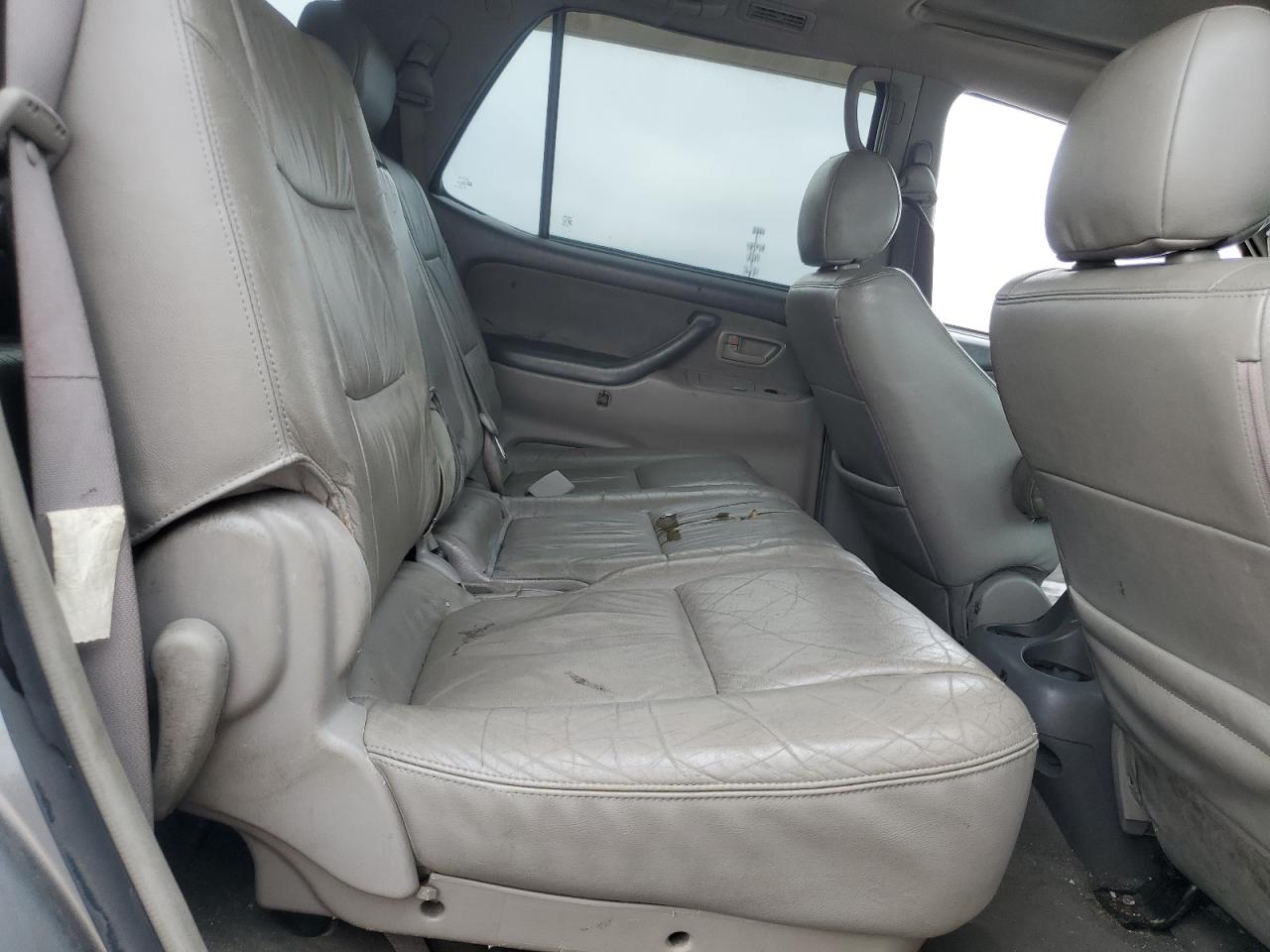 2005 Toyota Sequoia Sr5 VIN: 5TDBT44A55S241566 Lot: 63065295