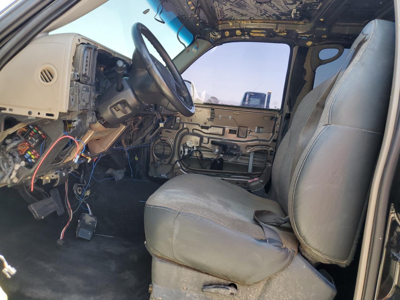 2004 GMC Yukon VIN: 1GKEC13V44R246842 Lot: 64455875