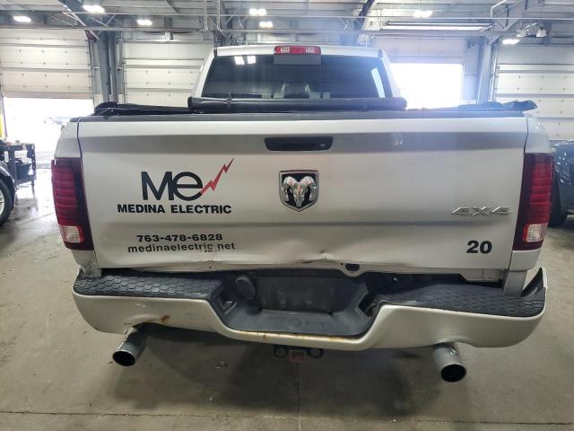  RAM 1500 2018 Srebrny