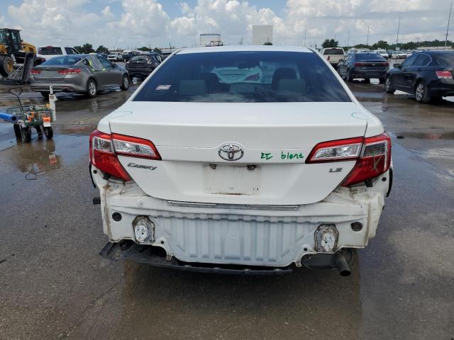  TOYOTA CAMRY 2014 Biały