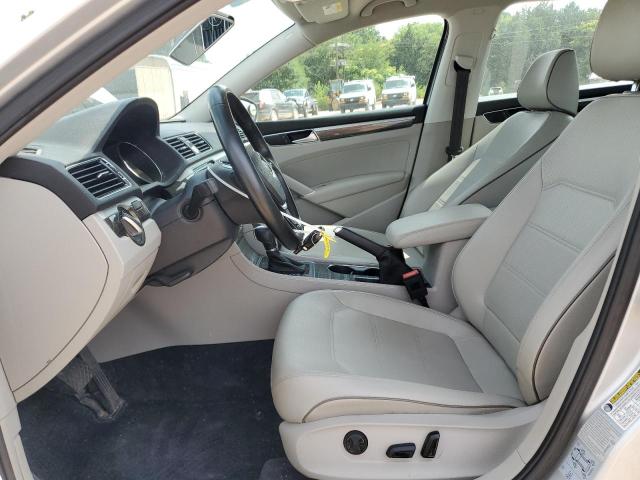 VOLKSWAGEN PASSAT 2016 Silver
