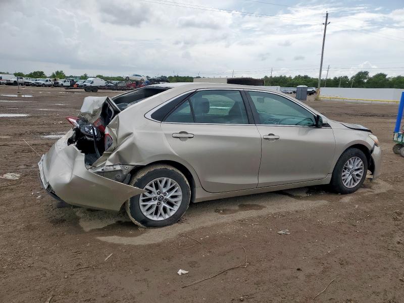 Sedans TOYOTA CAMRY 2017 Beżowy