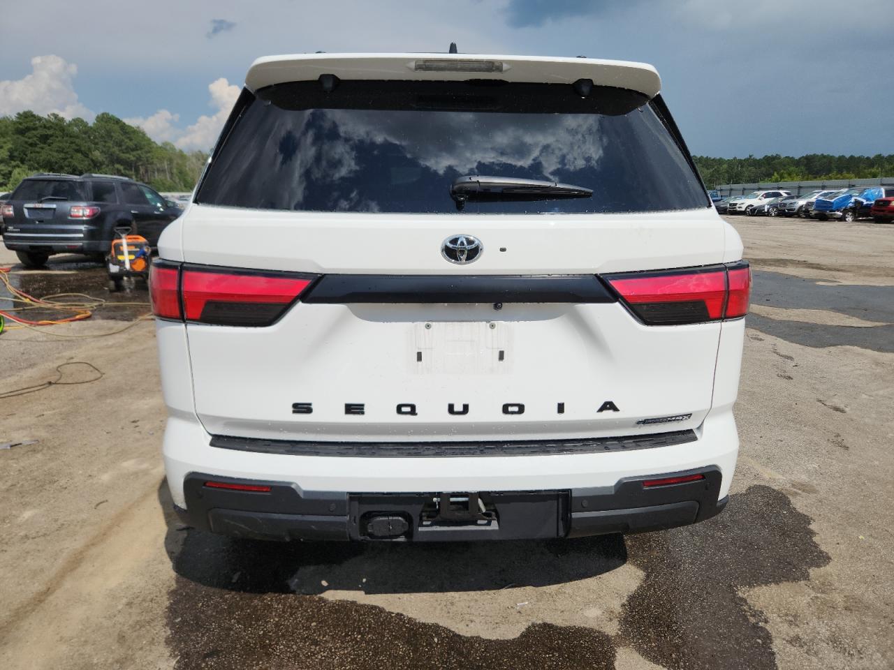 2025 Toyota Sequoia Sr5 VIN: 7SVAAABAXSX061210 Lot: 65635235