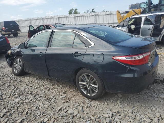 Sedans TOYOTA CAMRY 2016 Granatowy