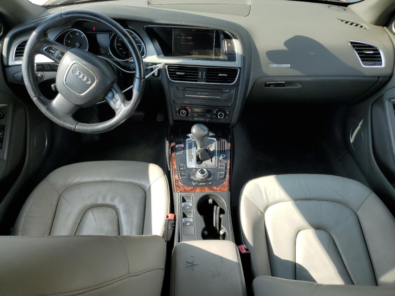 2010 Audi A5 Premium Plus VIN: WAUJFAFH7AN013156 Lot: 63776815