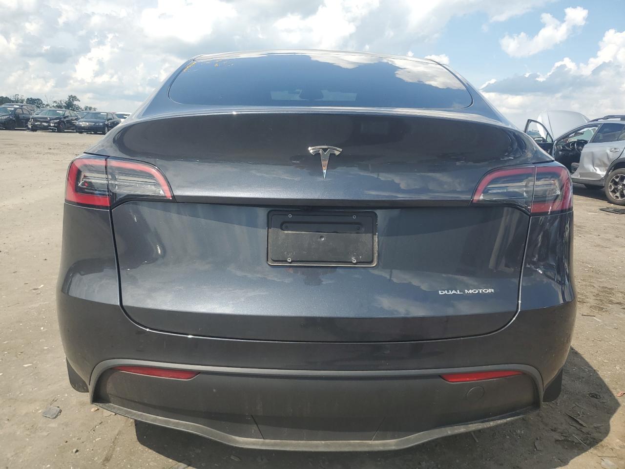 2024 Tesla Model Y VIN: 7SAYGAEE1RF989193 Lot: 64508085
