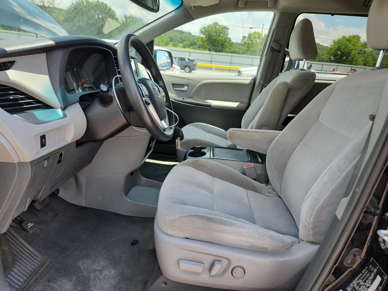 2015 Toyota Sienna Le VIN: 5TDKK3DC2FS620105 Lot: 65644075
