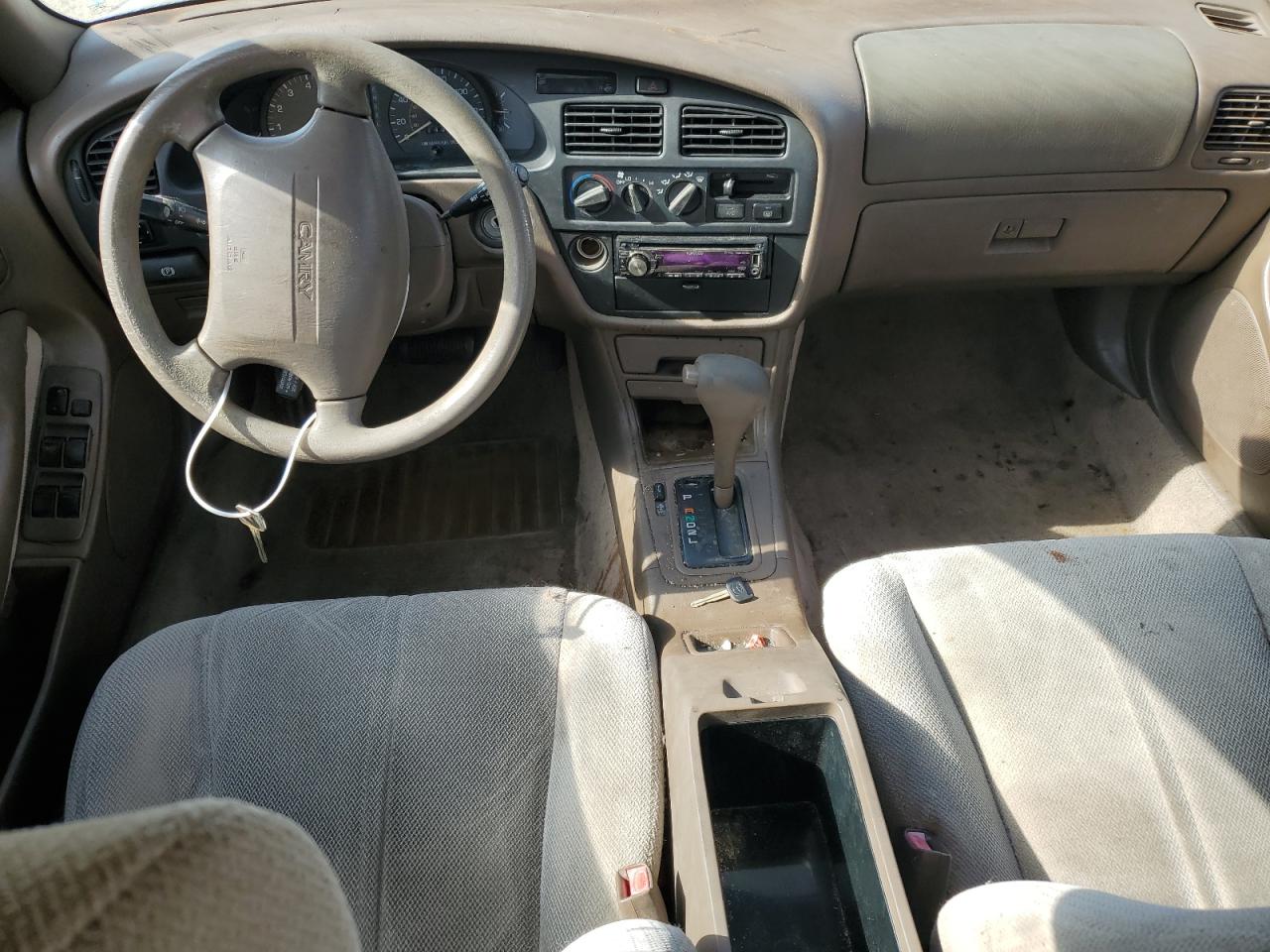 1995 Toyota Camry Le VIN: 4T1GK12E9SU084799 Lot: 61012455