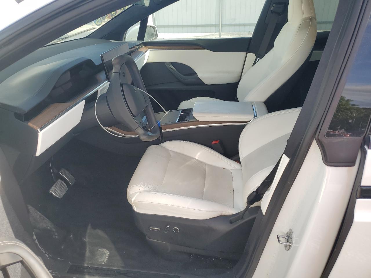 2022 Tesla Model X VIN: 7SAXCBE58NF340465 Lot: 62989015