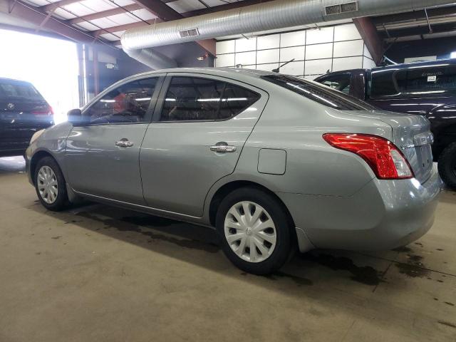 Sedans NISSAN VERSA 2012 Srebrny
