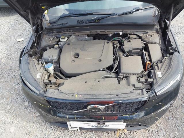 2022 VOLVO XC40 2.0 B4P PLUS DARK 5DR AWD AUTO