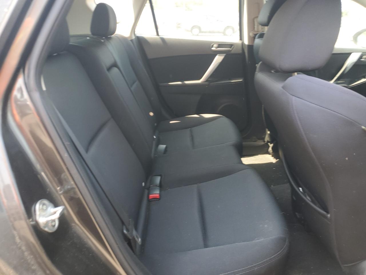 2011 Mazda 3 S VIN: JM1BL1K65B1396270 Lot: 62343245