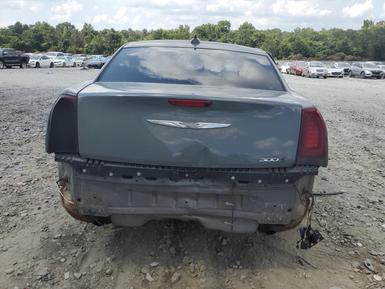 2019 Chrysler 300 S VIN: 2C3CCABG3KH562692 Lot: 67120575