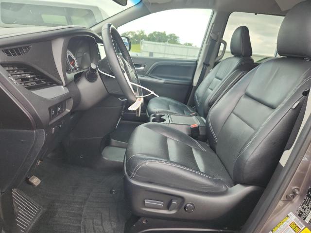  TOYOTA SIENNA 2016 Szary