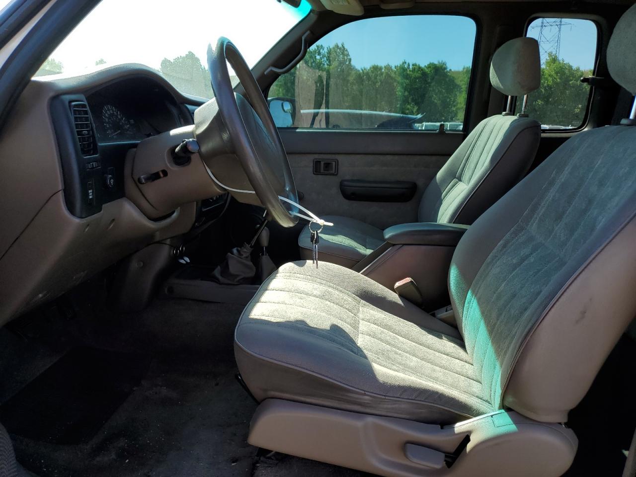 2000 Toyota Tacoma Xtracab VIN: 4TAWM72N1YZ614333 Lot: 63273915