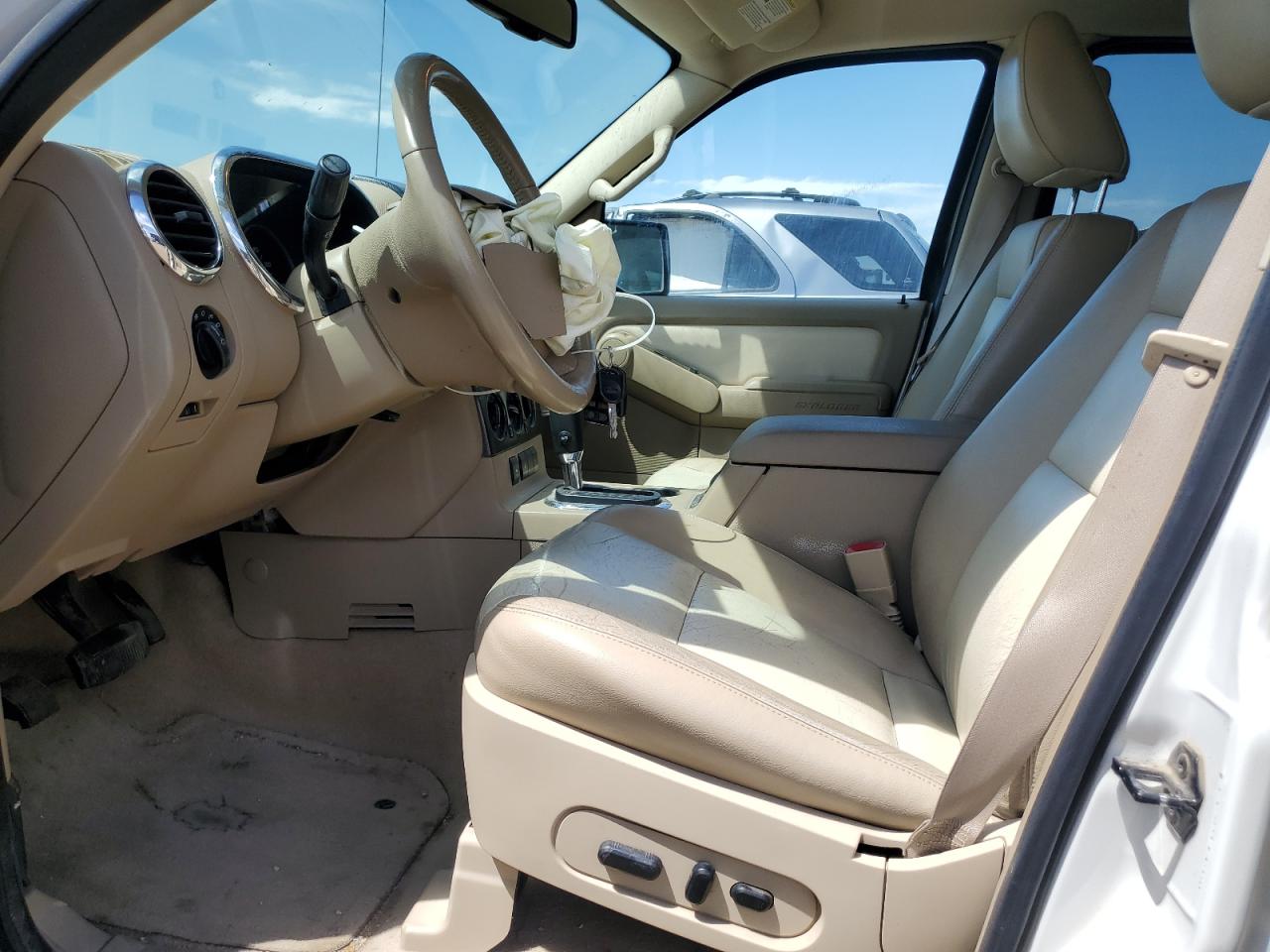 2009 Ford Explorer Xlt VIN: 1FMEU73889UA38873 Lot: 63607595