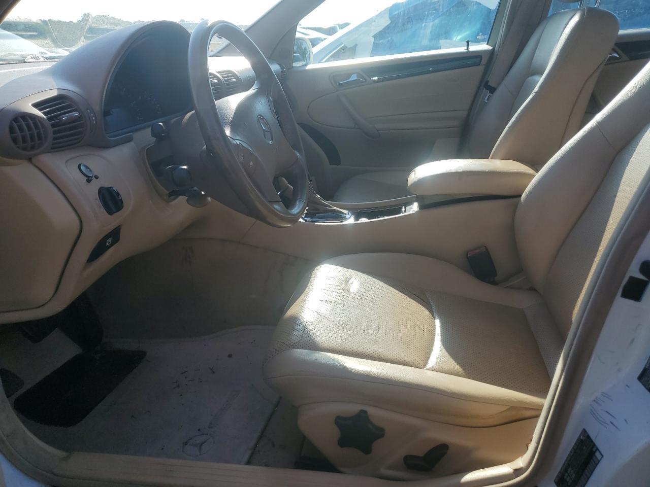 2002 Mercedes-Benz C 240 VIN: WDBRF61J02E008913 Lot: 63777245