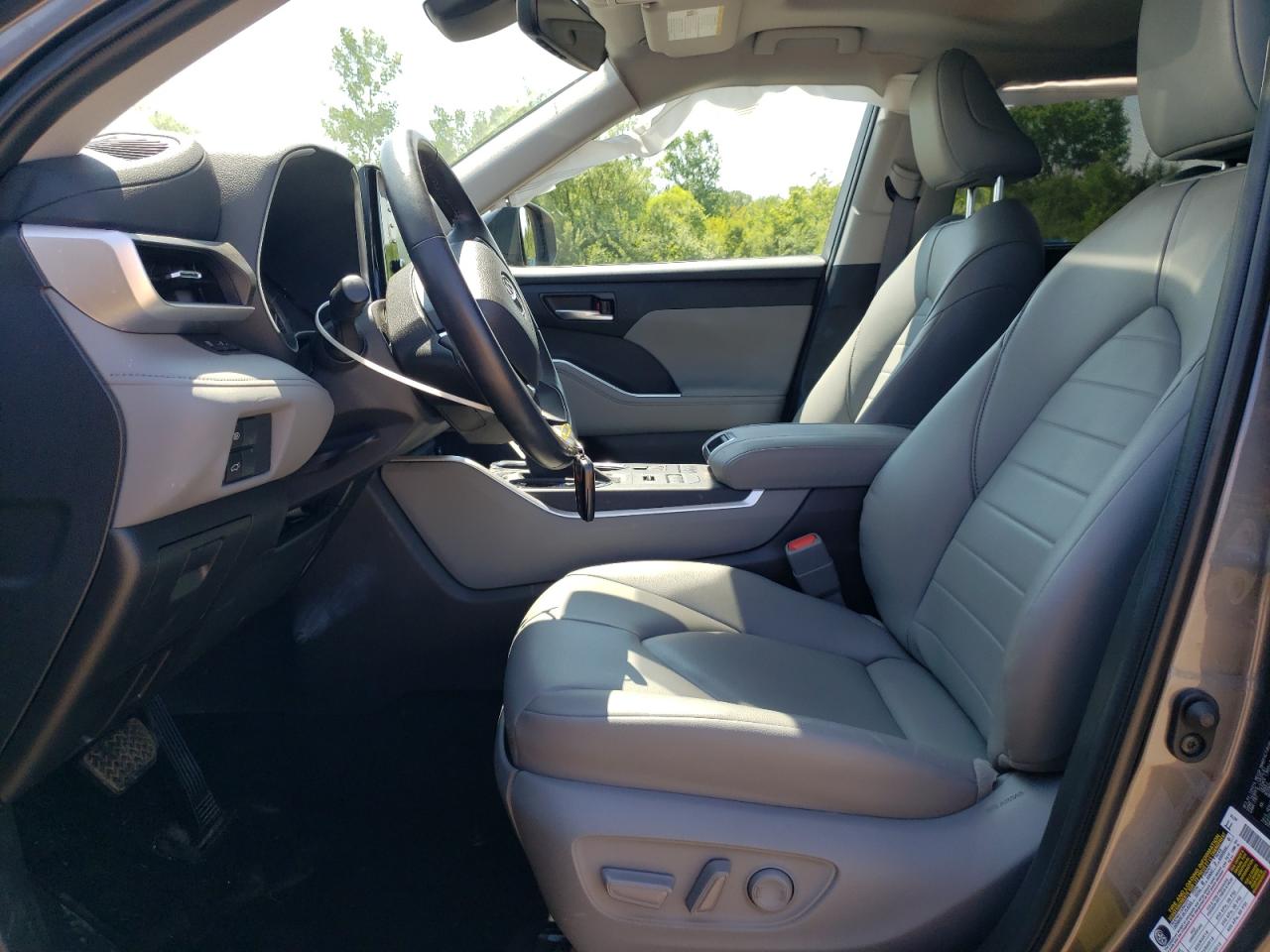 2022 Toyota Highlander Xle VIN: 5TDGZRBH9NS590389 Lot: 63201035