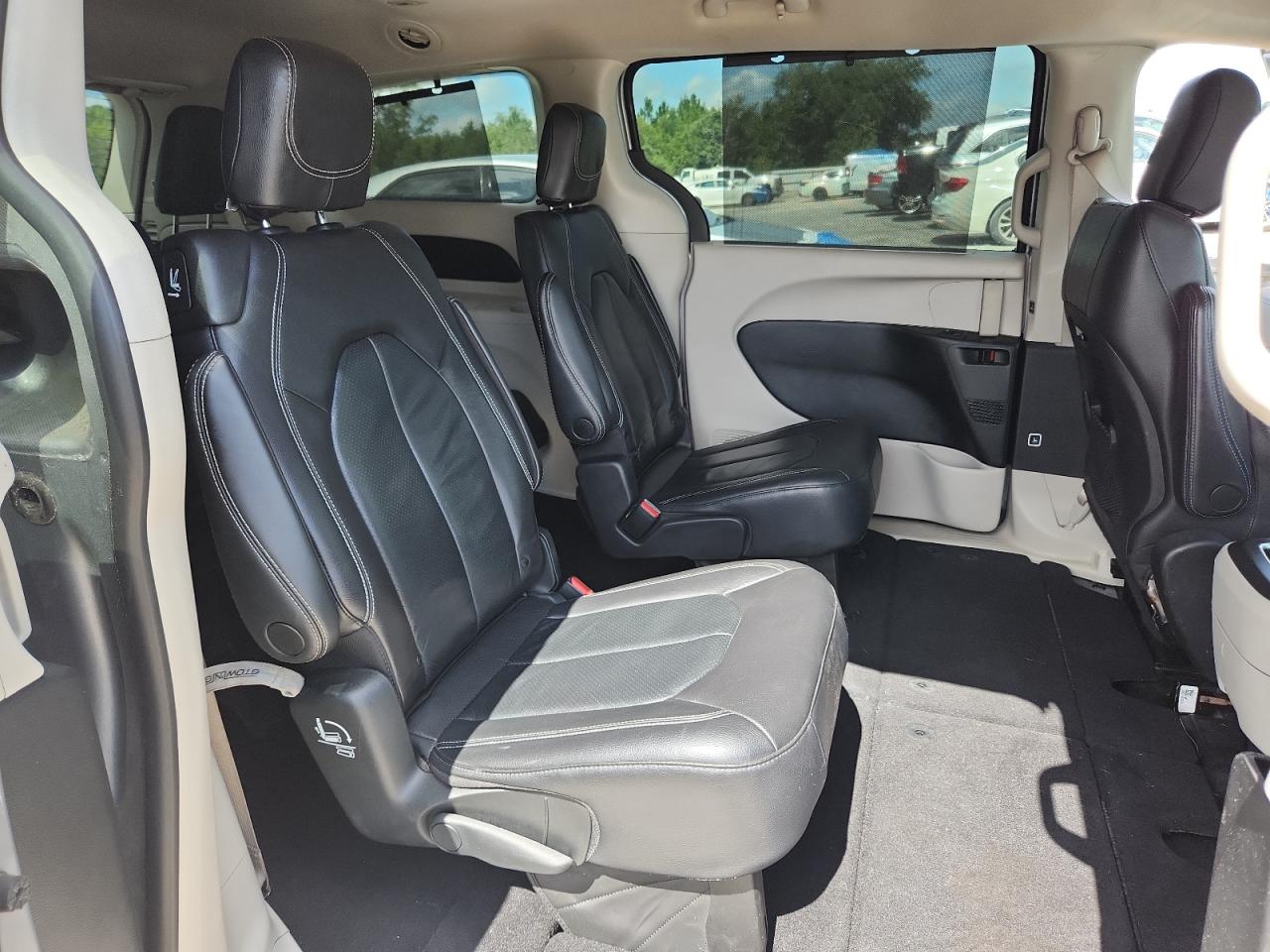 2021 Chrysler Pacifica Touring L VIN: 2C4RC1BG7MR585055 Lot: 64984625