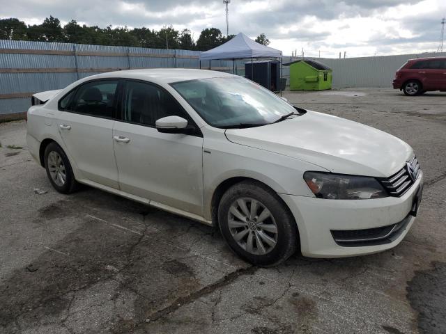 Sedans VOLKSWAGEN PASSAT 2015 Biały