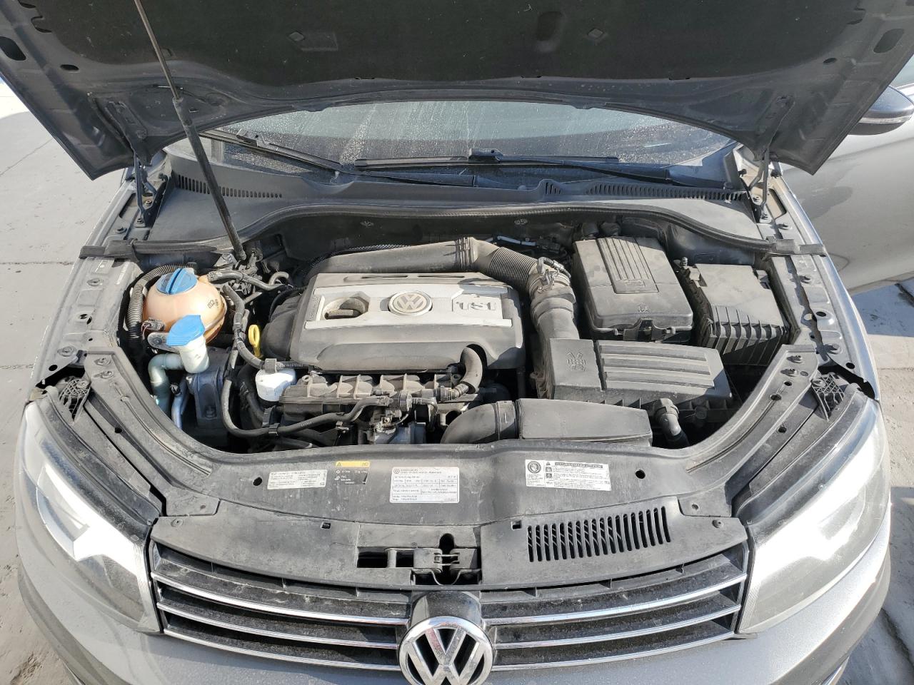 2015 Volkswagen Eos Komfort VIN: WVWBW8AH9FV000343 Lot: 62675635