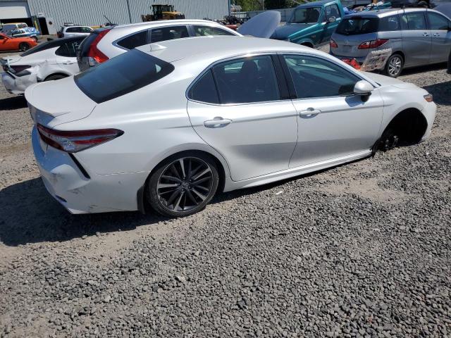  TOYOTA CAMRY 2019 Белы