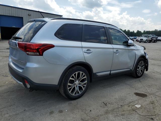  MITSUBISHI OUTLANDER 2016 Серебристый