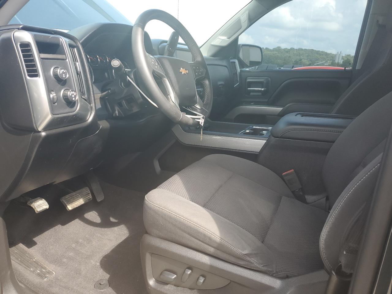 2018 Chevrolet Silverado K1500 Lt VIN: 3GCUKREC0JG492979 Lot: 64141855