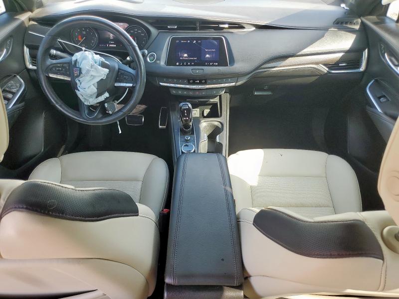  CADILLAC XT4 2021 Белы