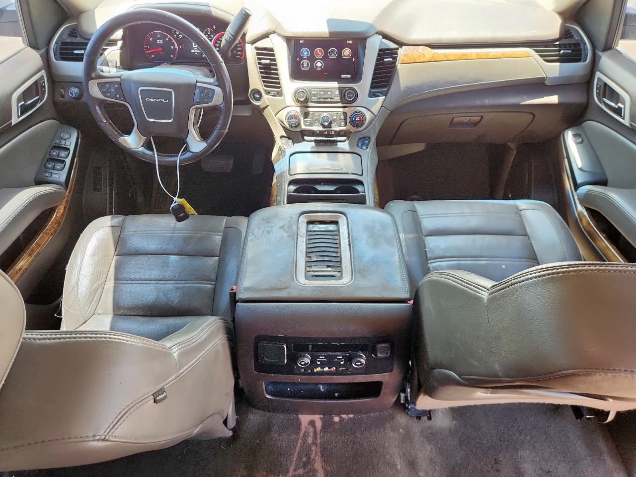 2016 GMC Yukon Xl Denali VIN: 1GKS1HKJ5GR267798 Lot: 63221515