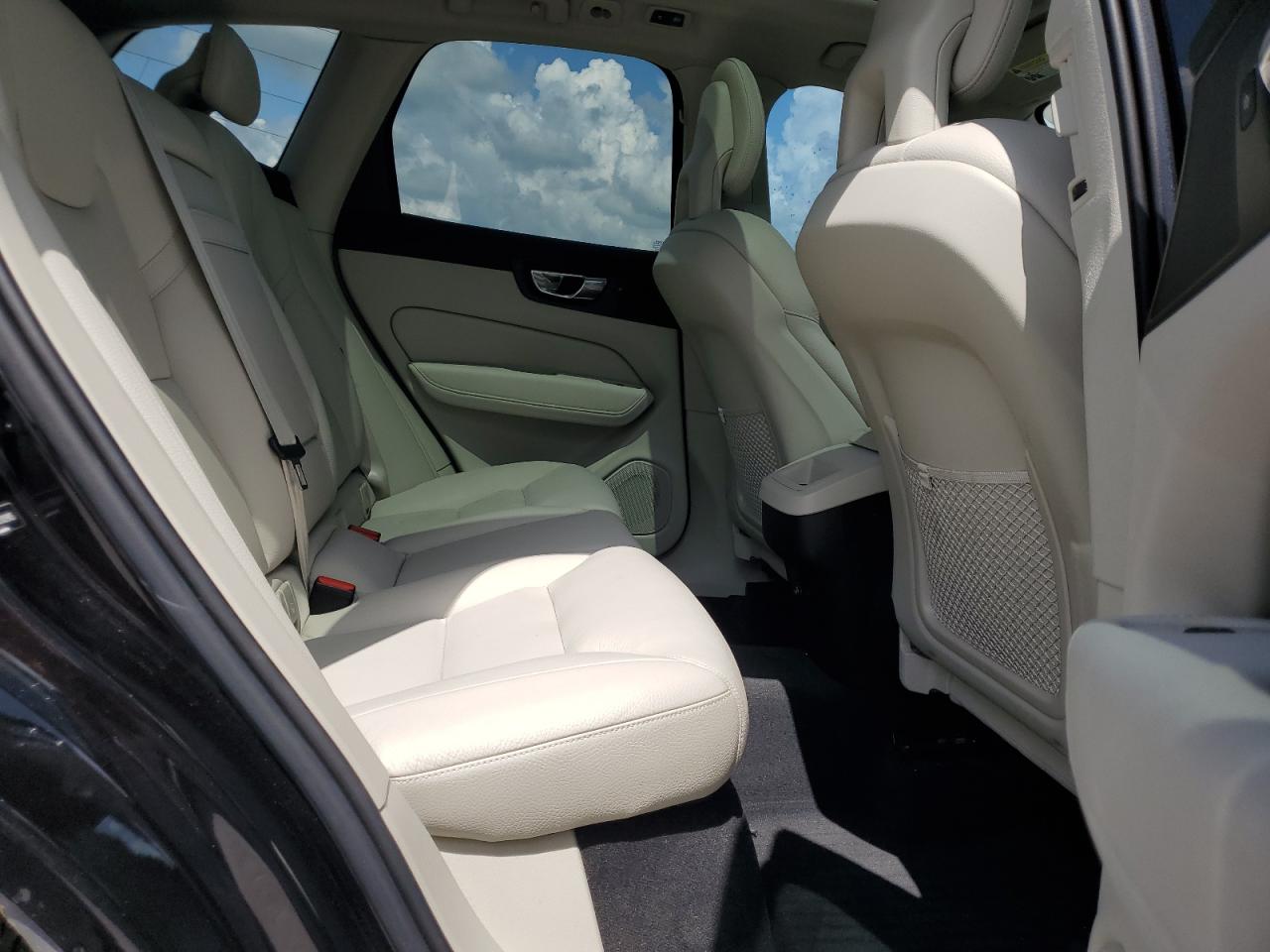 2018 Volvo Xc60 T6 Momentum VIN: YV4A22RKXJ1039105 Lot: 65590055