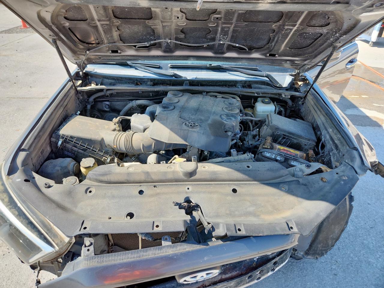 2014 Toyota 4Runner Sr5 VIN: JTEZU5JR5E5074865 Lot: 63861865