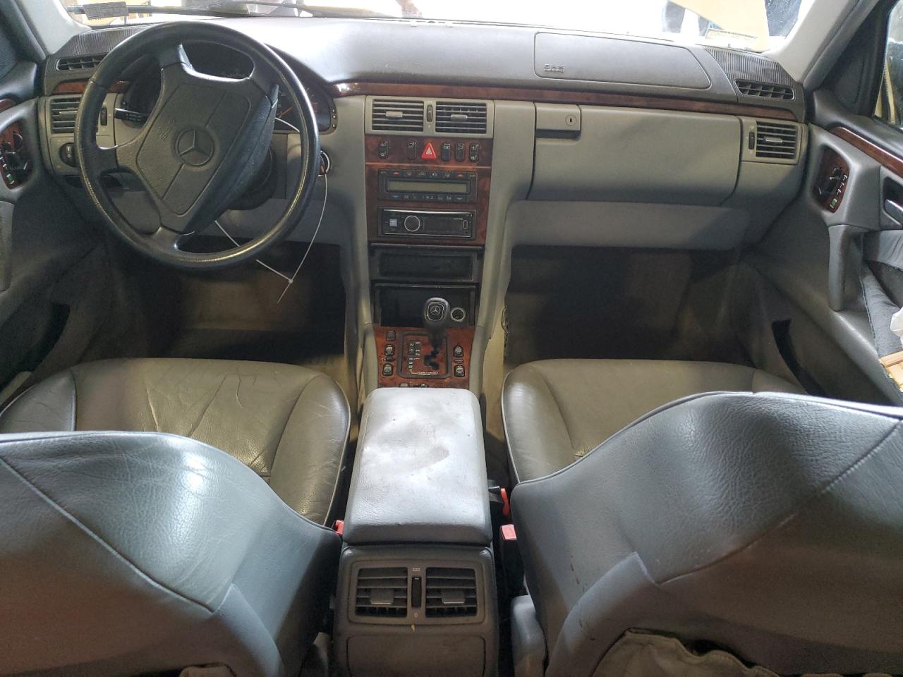 1999 Mercedes-Benz E 300Td VIN: WDBJF25H6XA911093 Lot: 64462355