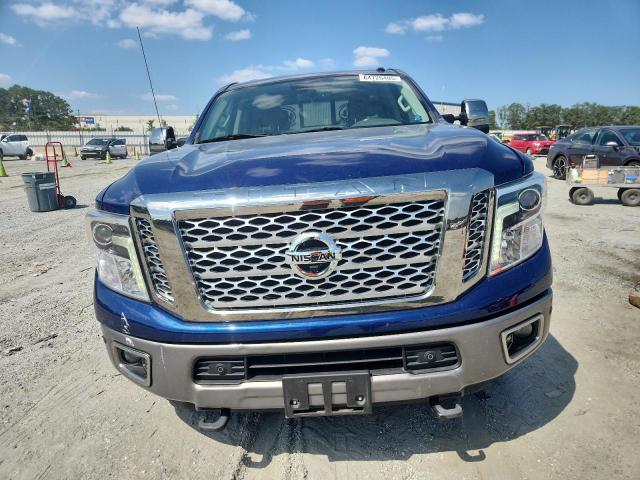  NISSAN TITAN 2017 Granatowy