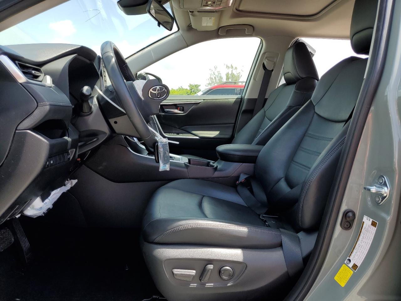 2021 Toyota Rav4 Xle Premium VIN: JTMC1RFV3MD073864 Lot: 63749625