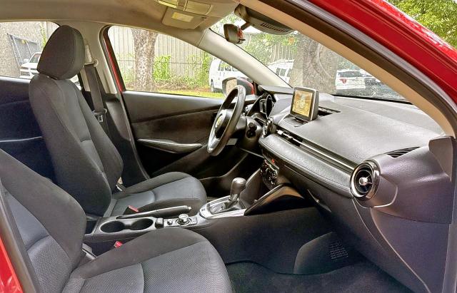 Седаны TOYOTA YARIS 2017 Красный