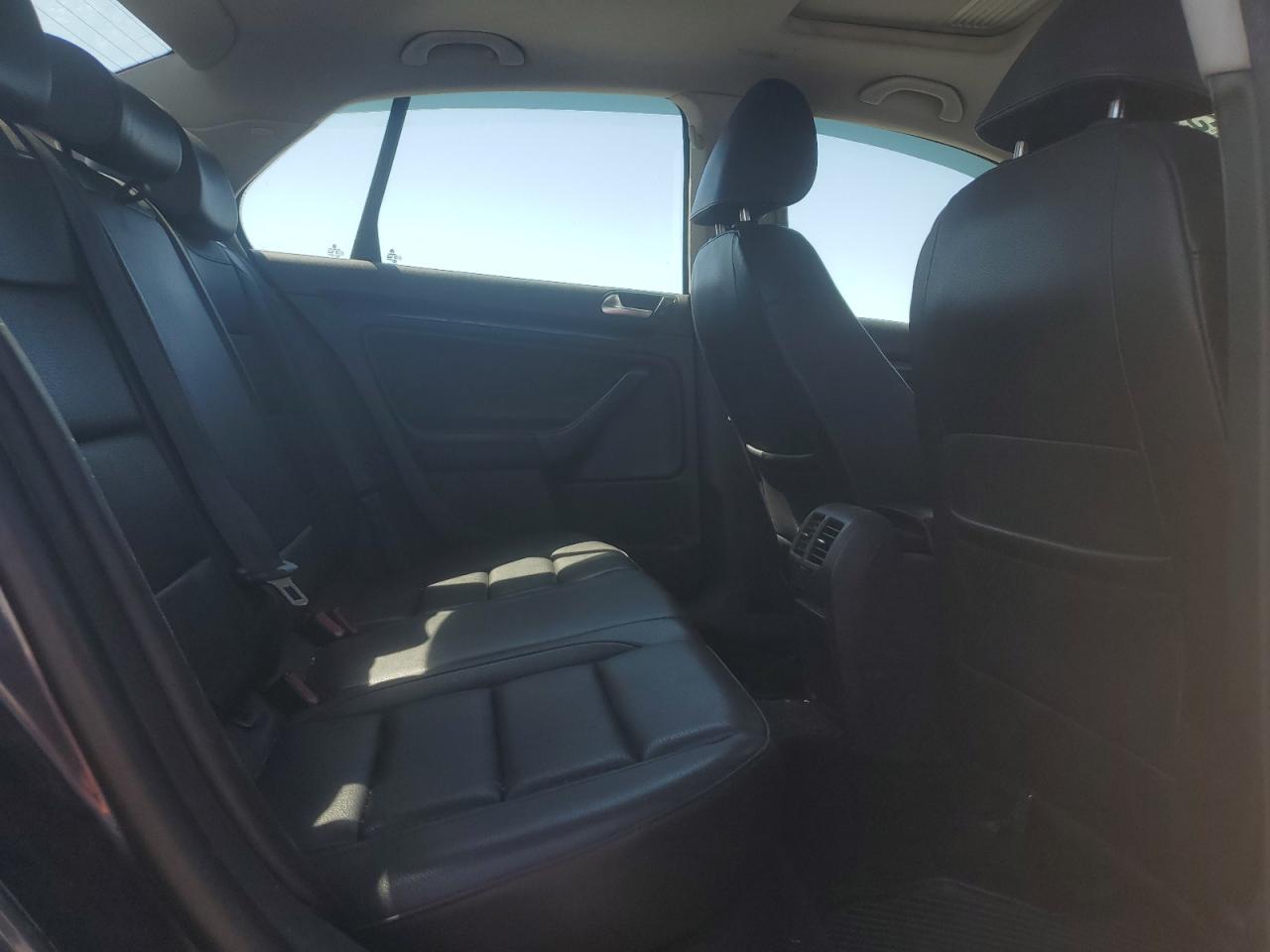 2010 Volkswagen Jetta Tdi VIN: 3VWRL7AJ3AM061952 Lot: 65233875