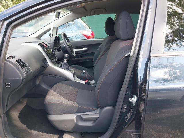 2012 TOYOTA AURIS SR V